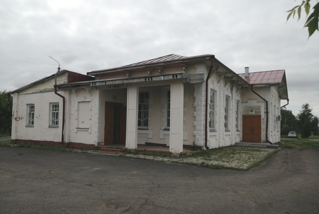 Ракурс главного корпуса больницы в Купино